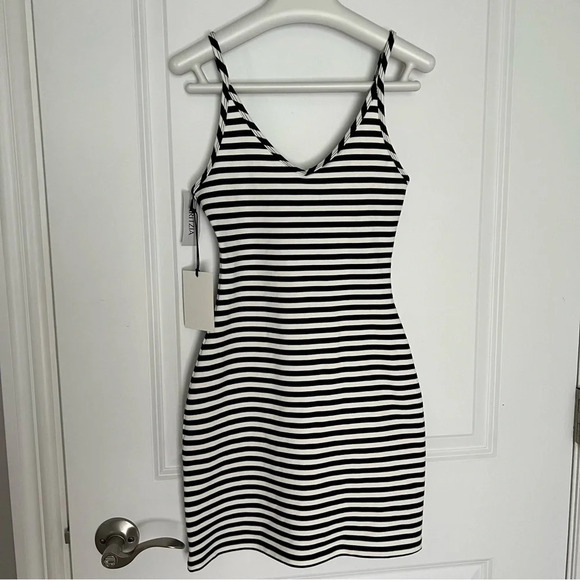 Sunday Best
Soligny Dress size XXS - Picture 8 of 11